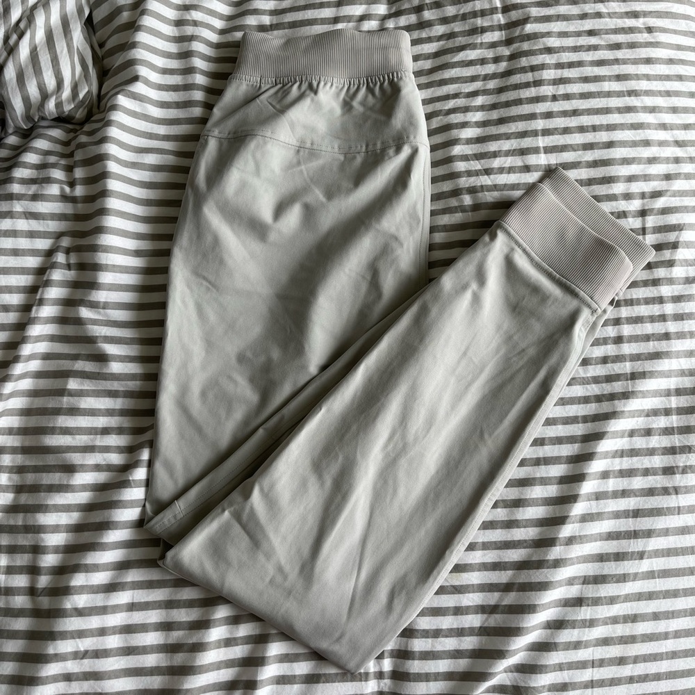 Lululemon ABC Jogger *Shorter XS